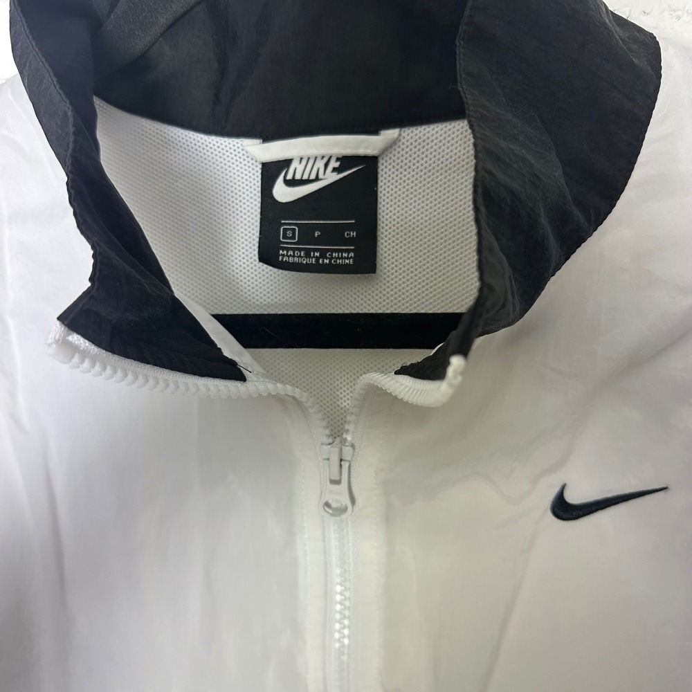 Nike Womens Sportswear Windbreaker Jacket Black‎ White Logo Tape Spellout Small - Picture 5 of 5